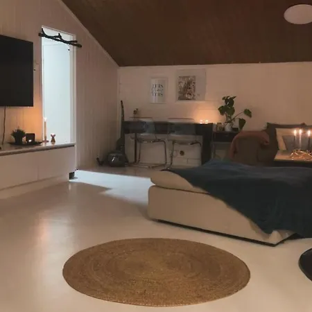 아파트 Charming Older House With Private Parking *