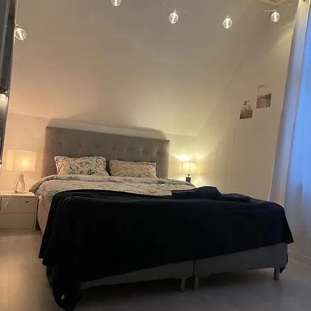 Charming Older House With Private Parking Apartmán Stavanger