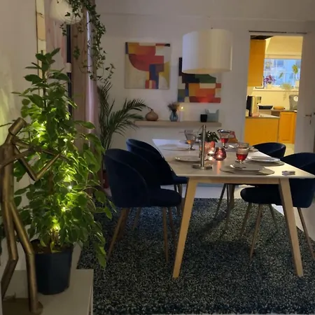 Charming Older House With Private Parking Apartmán Stavanger