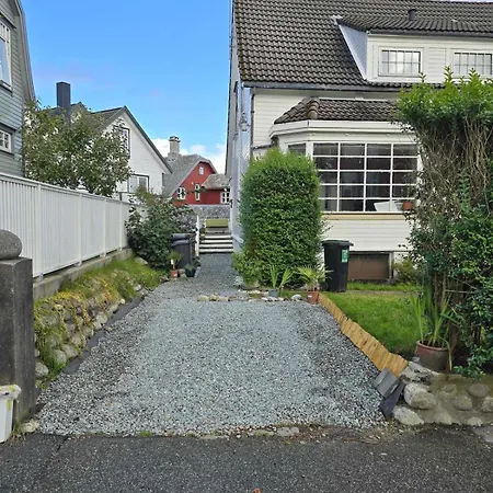 Charming Older House With Private Parking * Stavanger