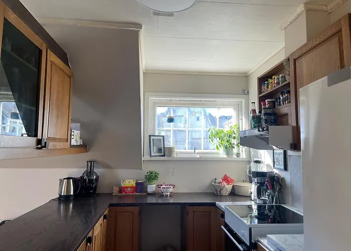 Apartament Charming Older House With Private Parking