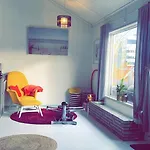 Charming Older House With Private Parking