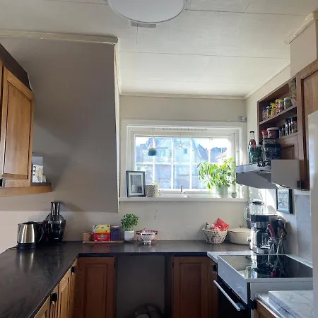Daire Charming Older House With Private Parking